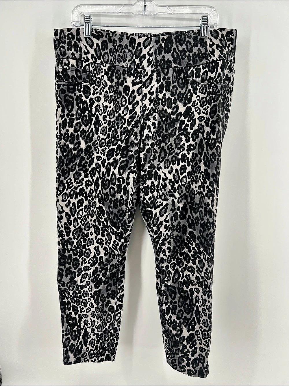 JORDACHE Women’s Large Pull-On Legging Animal Print Cropped Legging Pants